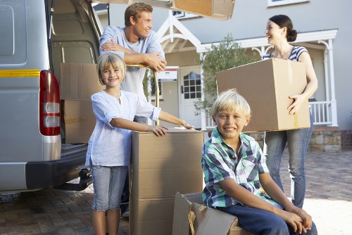 Removal van service for flats and homes near Victoria Park